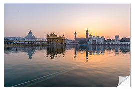 Selvklæbende plakat The Golden Temple at sunrise, Amritsar, India