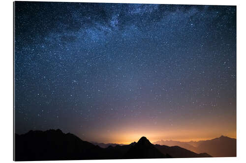 Tableau en plexi-alu Starry sky and the majestic high mountain range of the Alps,