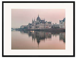 Impression artistique encadrée Colourful sunrises in Budapest