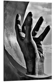 Aluminium print Gripping hand in black and white