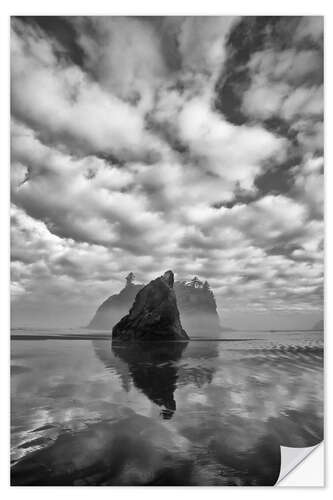 Selvklebende plakat Rugged islands in the sea