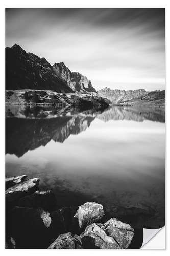 Vinilo para la pared Long exposure of mountains at Trüebsee mountain lake above Engelberg, Switzerland