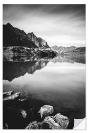 Selvklebende plakat Long exposure of mountains at Trüebsee mountain lake above Engelberg, Switzerland