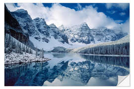 Sisustustarra Moraine lake in Canada