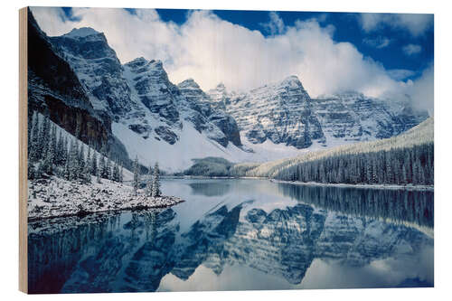 Trätavla Moraine lake in Canada