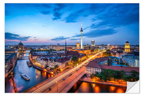 Selvklebende plakat The skyline of Berlin at night