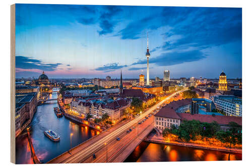 Holzbild Die Skyline von Berlin bei Nacht