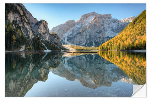 Wandsticker Morgens am Pragser Wildsee in Südtirol