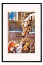 Gerahmter Kunstdruck Wichtel füttert das Pferd im Stall