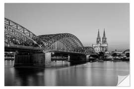 Selvklæbende plakat Hohenzollern Bridge and Cologne Cathedral black-and-white