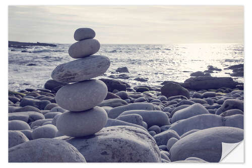 Selvklebende plakat Pyramid of pebbles on the sea front