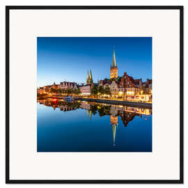 Impression artistique encadrée Vieille ville de Lübeck en soirée