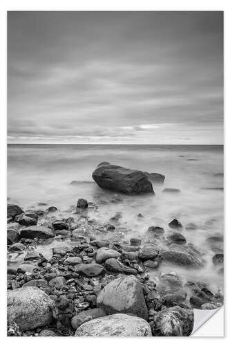 Selvklebende plakat Granite in the Baltic Sea (long exposure)