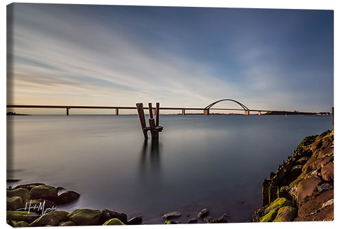 Obraz na płótnie Fehmarnsund Bridge in the evening light (long exposure)