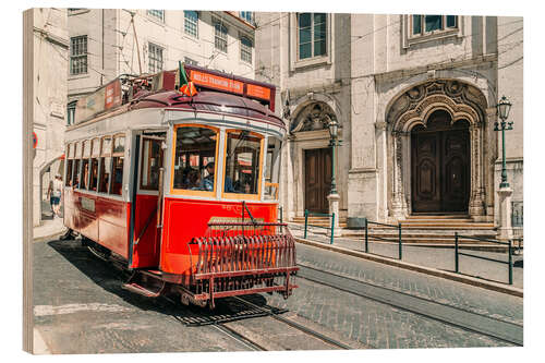 Quadro de madeira Red Tram Travelling In Lisbon City