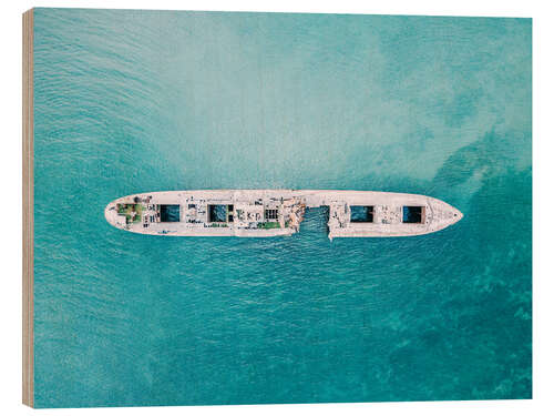 Wood print Shipwreck In The Middle Of The Ocean