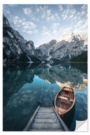 Selvklæbende plakat Braies lake moody sunrise