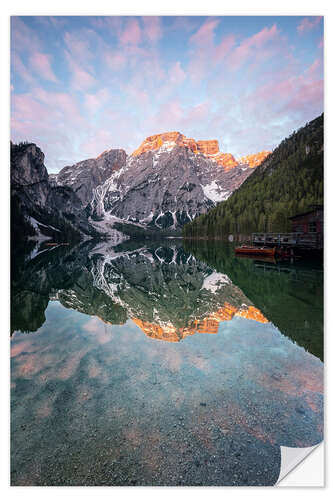 Selvklæbende plakat Braies lake fantastic sunrise