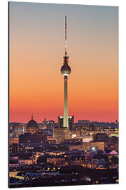 Tableau en aluminium Fernsehturm de Berlin en début de soirée