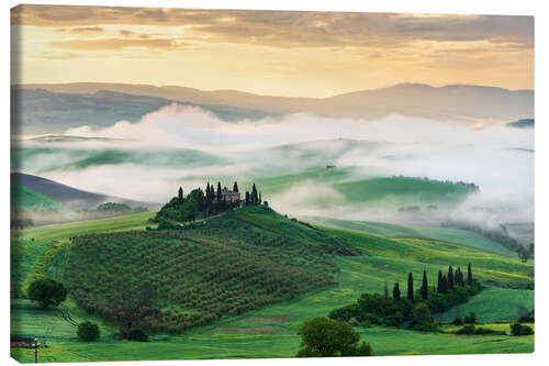 Canvastavla Morning mist in Tuscany