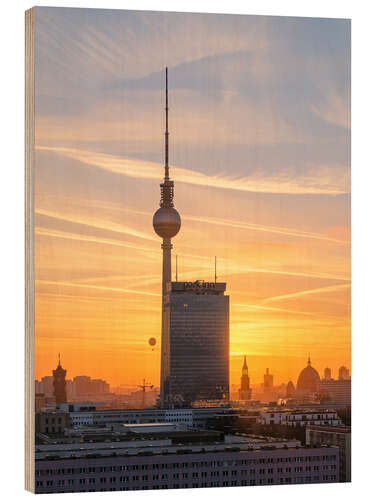 Holzbild Berliner Fernsehturm bei Sonnenuntergang