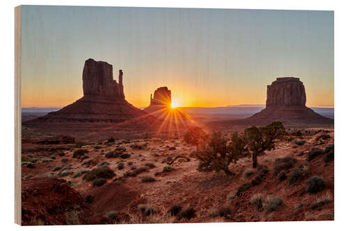 Trebilde sunrise over Monument Valley, Arizona, USA, North America