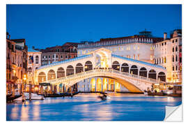 Selvklebende plakat Rialto Bridge at night, Venice