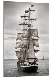 Galleriataulu Old sailing ship at the coast