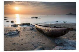 Aluminiumtavla Dugout on the beach of Malawi lake