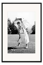 Gerahmter Kunstdruck Audrey Hepburn beim Golf