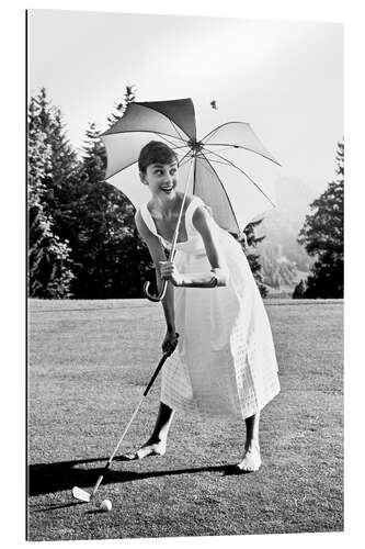 Quadro em plexi-alumínio Audrey Hepburn a jogar golfe