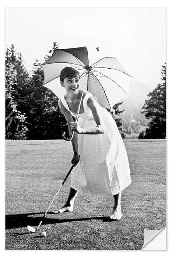 Vinilo para la pared Audrey Hepburn jugando al golf