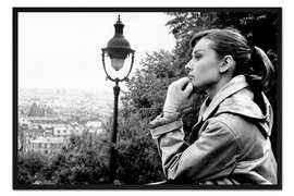 Gerahmter Kunstdruck Audrey Hepburn blickt in die Ferne