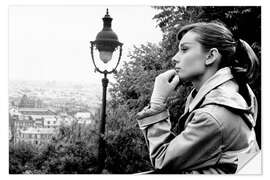 Sticker mural Audrey Hepburn regardant au loin
