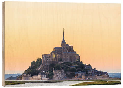 Trebilde Mont-Saint-Michel i soloppgangen