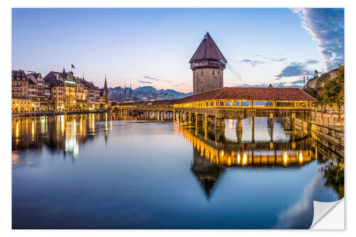 Selvklebende plakat Gamlebyen i Lucerne med kapellbroen