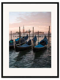 Framed art print Waiting for the tourists
