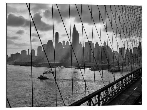 Aluminium print Barge in front of the Manhattan skyline