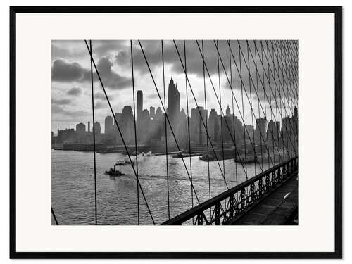 Framed art print Barge in front of the Manhattan skyline