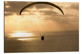 Aluminium print Paraglider over the ocean