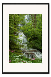 Gerahmter Kunstdruck Wasserfall mit Blumen in Frankreich