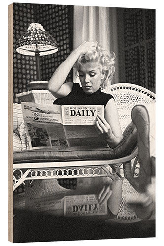 Holzbild Marilyn Monroe Zeitung lesend