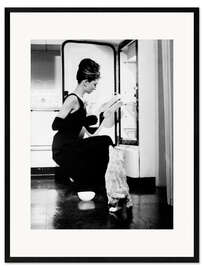 Framed art print Breakfast at Tiffany's, Audrey and the Fridge