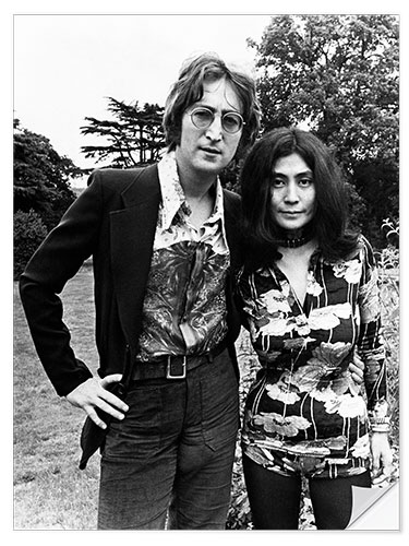 Naklejka na ścianę John Lennon with his wife Yoko Ono