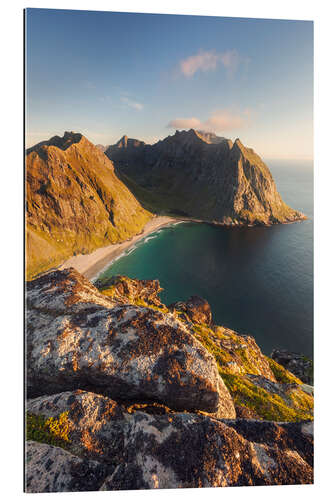 Tableau en plexi-alu Sommets de montagnes et mer en Norvège