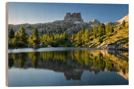 Hout print Mountain lake in the Dolomites, Italy