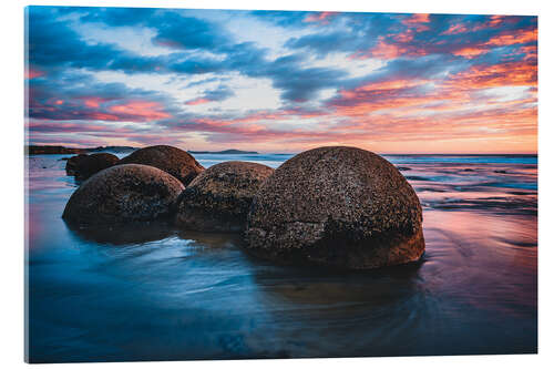 Acrylglas print Sunset at Moeraki Boulders in New Zealand