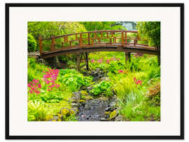 Gerahmter Kunstdruck Japanischer Garten mit Bach und Brücke