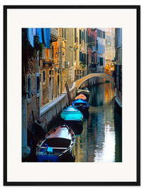 Gerahmter Kunstdruck Gondeln liegen im Kanal II