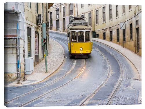 Leinwandbild Gelbe Straßenbahn in Lissabon